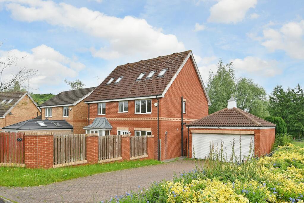 Main image of property: Lakeside close, Sunnyside, Rotherham, S66 3ZU