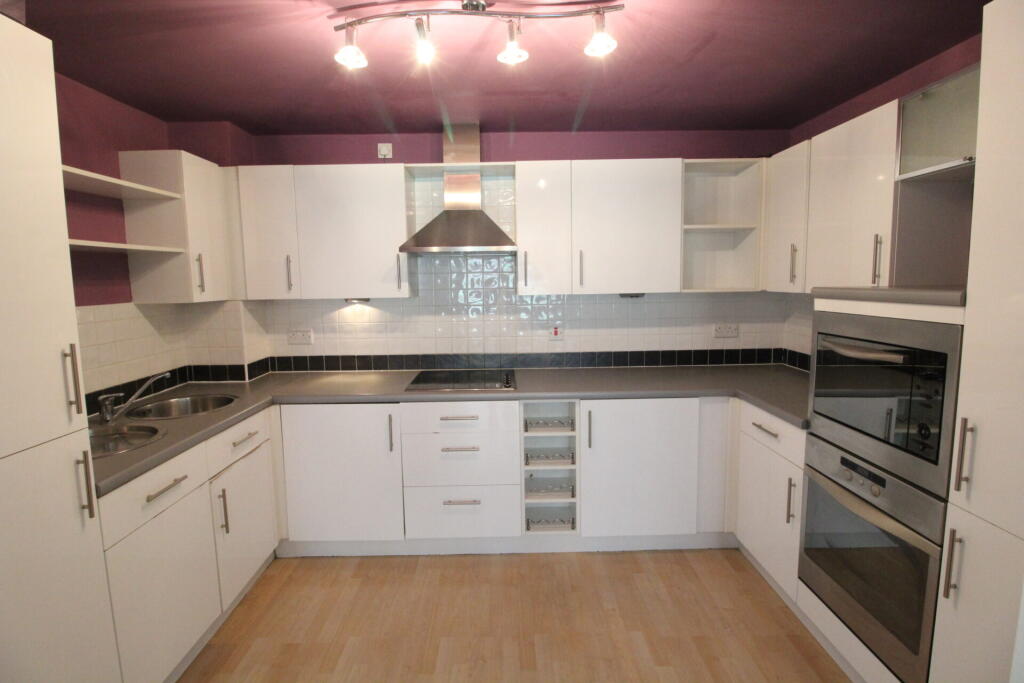 Main image of property: Royal Plaza, Westfield Terrace, Sheffield, S1