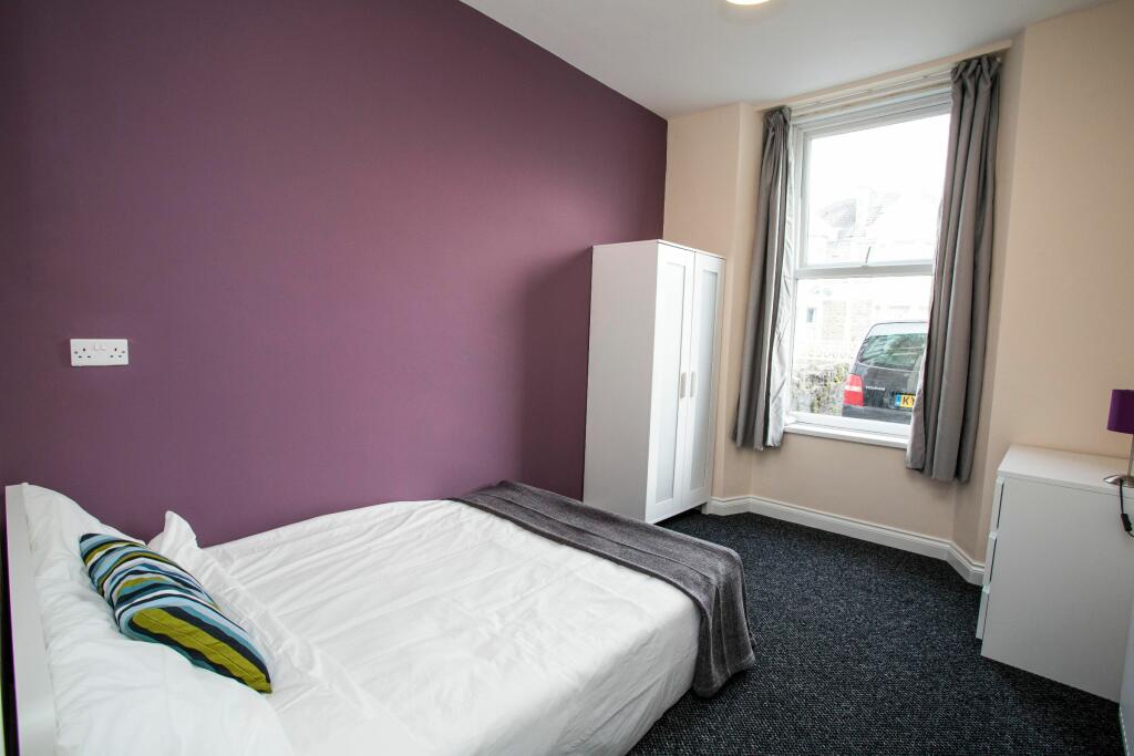 Main image of property: Double Room, Ground Floor, Locking Road