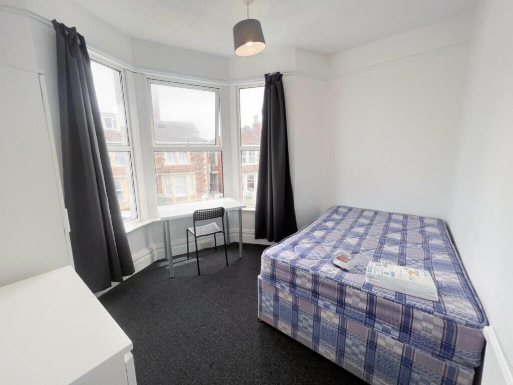 Main image of property: Double Room, Ash Road, Horfield