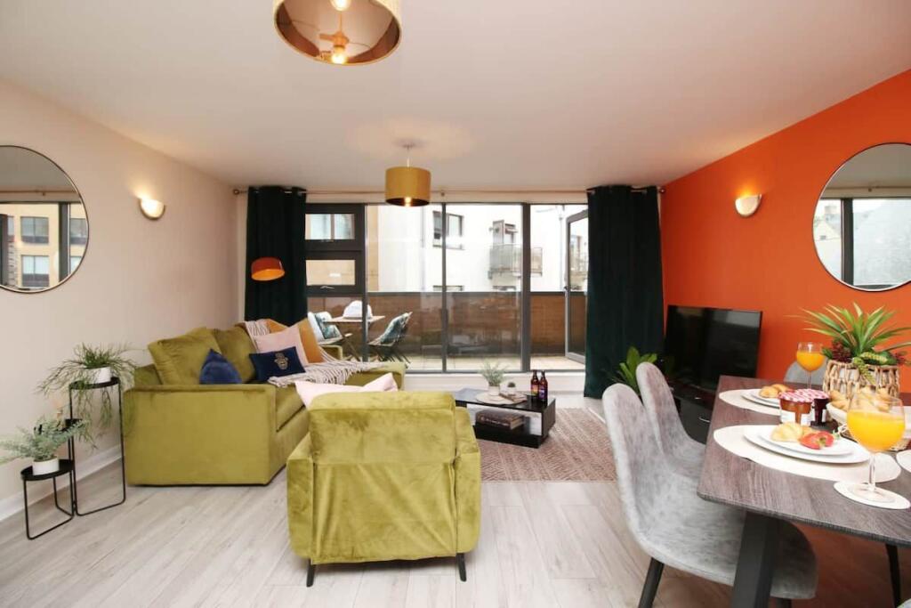 Main image of property: Deanery Road BS1