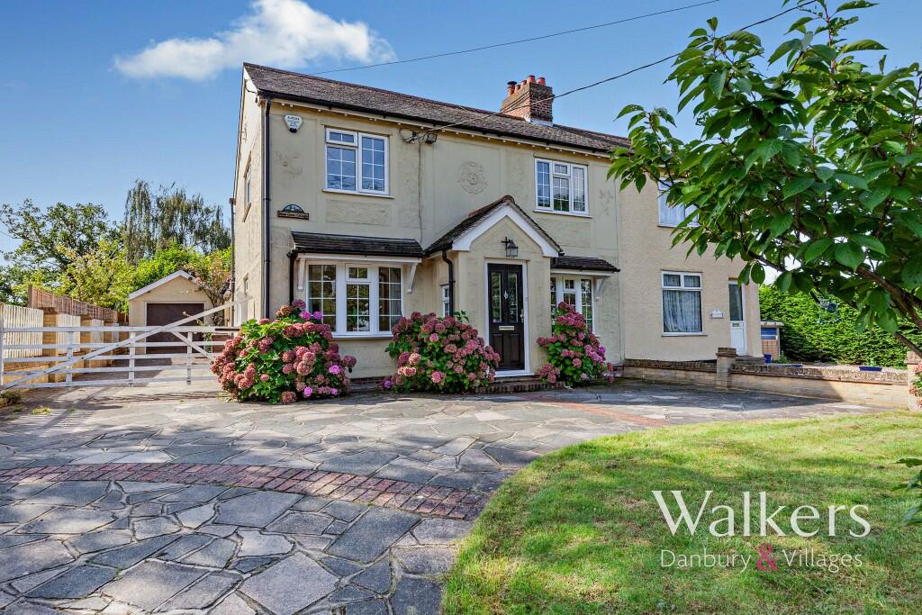 3 bedroom semidetached house for sale in Southend Road, Howe Green, CM2