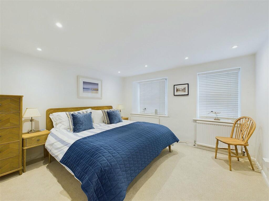 2 bedroom flat for sale in Lostwithiel Street, Fowey, PL23 1BE, PL23