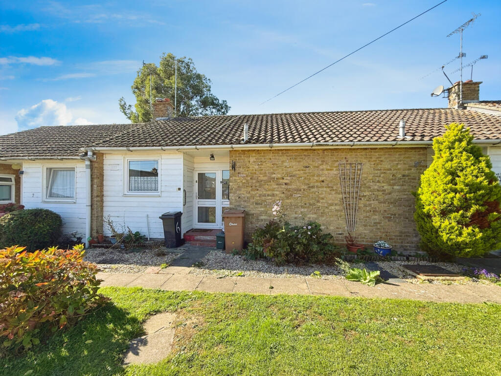 Main image of property: Salforal Close, Chelmsford, CM3