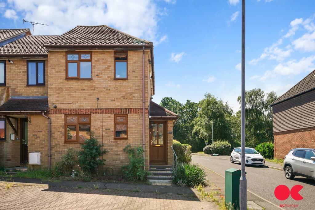 2 bedroom end of terrace house for sale in Robinia Close, Laindon, SS15