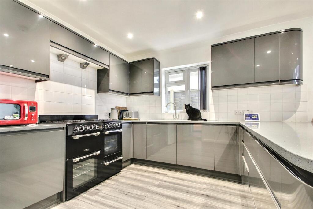 Additional property image - Langbury Lane, Ferring, Worthing