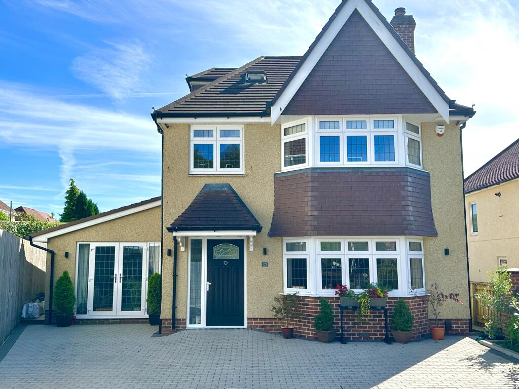 4 bedroom detached house for sale in Tycoch Road, Sketty, Swansea, SA2
