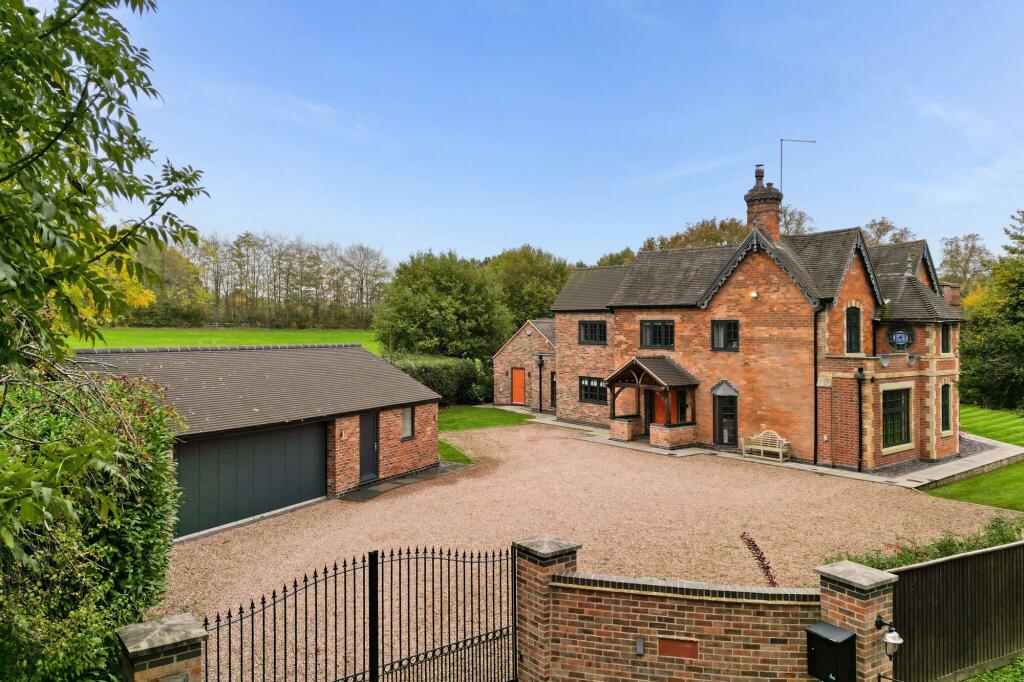 Main image of property: Bromsgrove Road, Clent, DY9