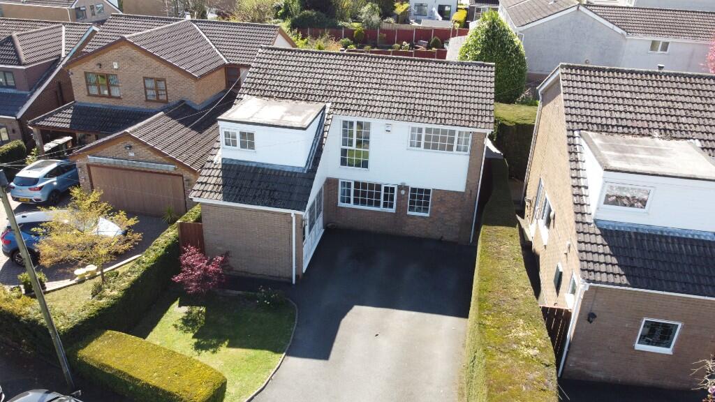 Main image of property: Holt Park Approach,  Adel, LS16