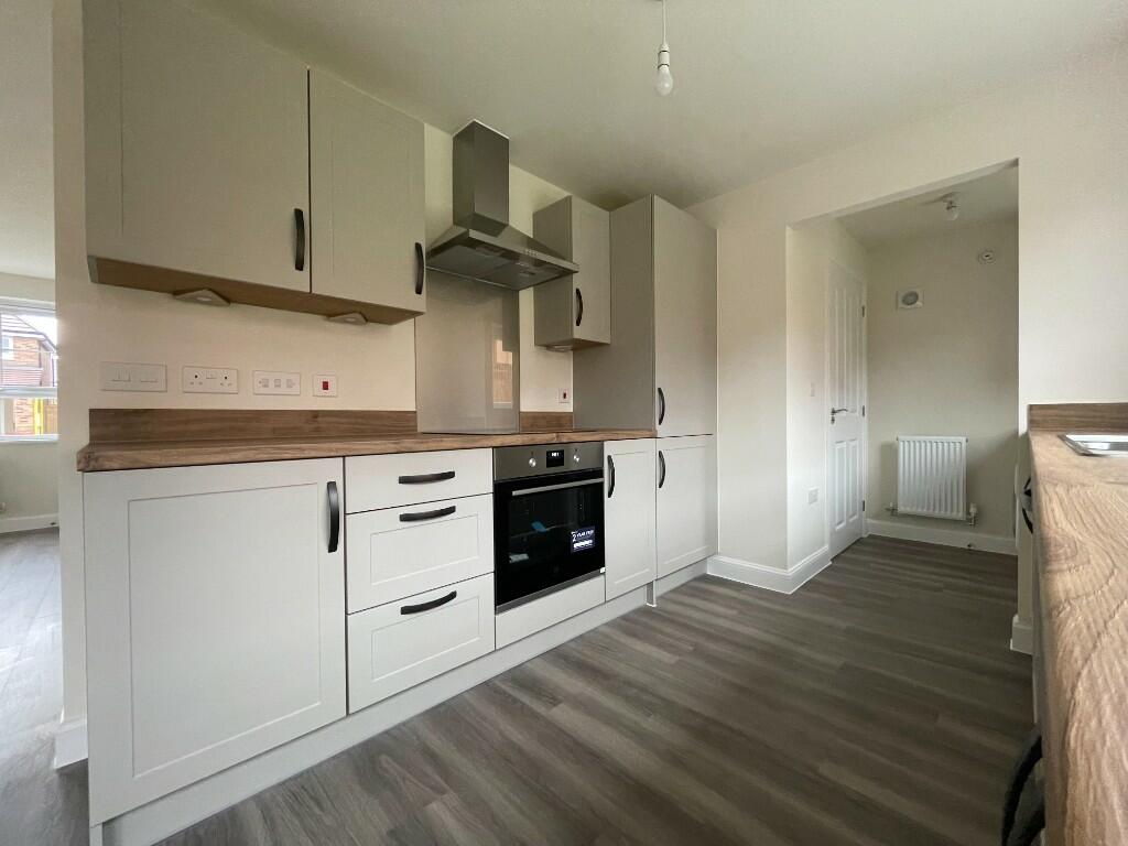 Detached to rent on Marbled White Place, Worksop, Nottinghamshire, S81