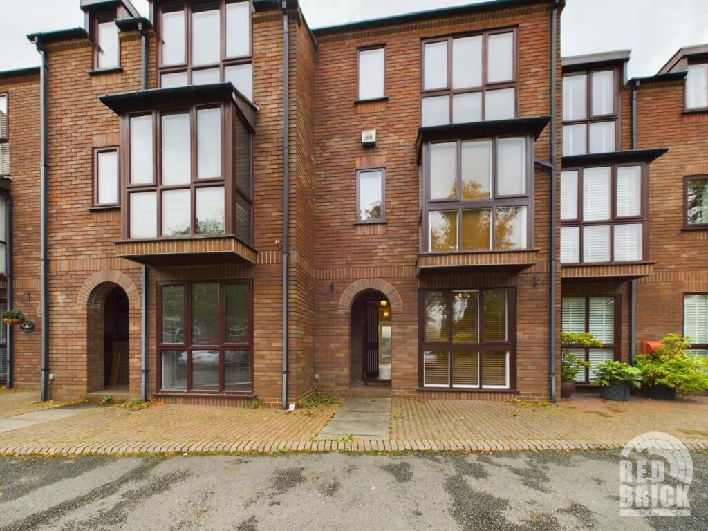 Main image of property: Oaks Corner Arlington Avenue, Leamington Spa, CV32