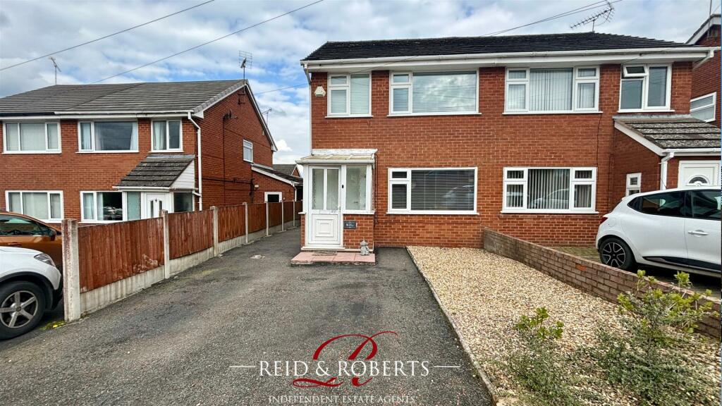 3 bedroom semidetached house for sale in Parc Derwen, Leeswood, Mold, CH7