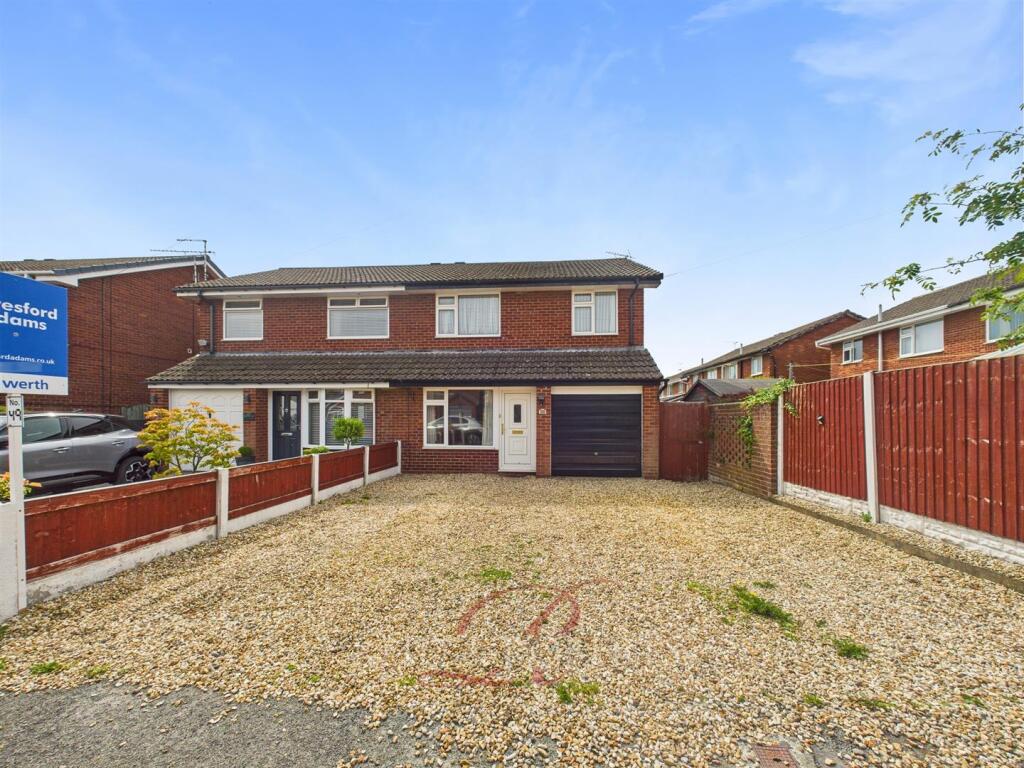 Main image of property: Snowdon Avenue, Bryn-Y-Baal, Mold