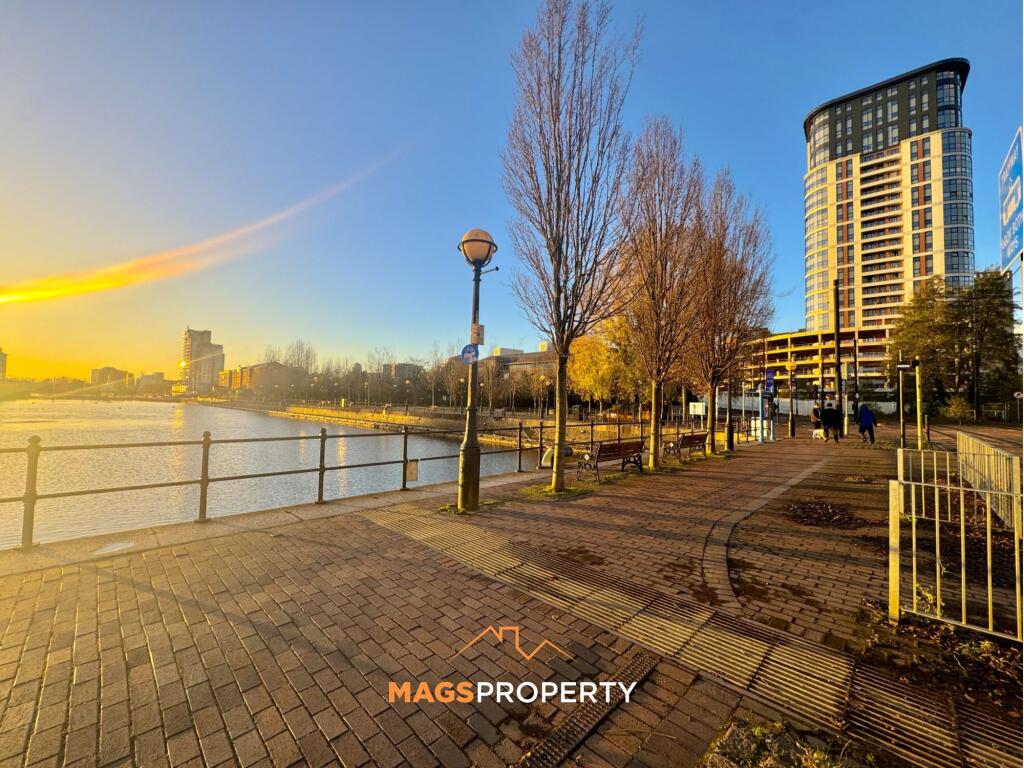 Main image of property: Furness Quay, Northill Apartments, M50