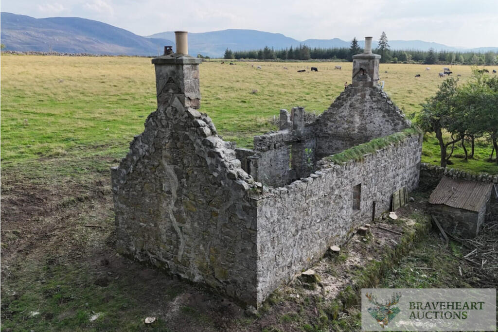 Main image of property: Plum Cottage, North Muirnich, Gorthleck, Inverness, Highland, IV2 6YS