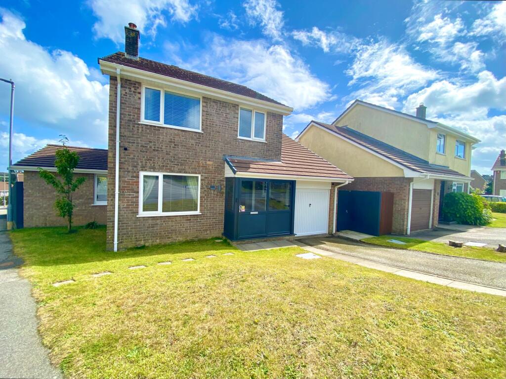 4 bedroom detached house