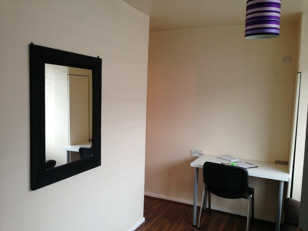 Additional property image - Raddlebarn Road, Birmingham, B29 6HJ