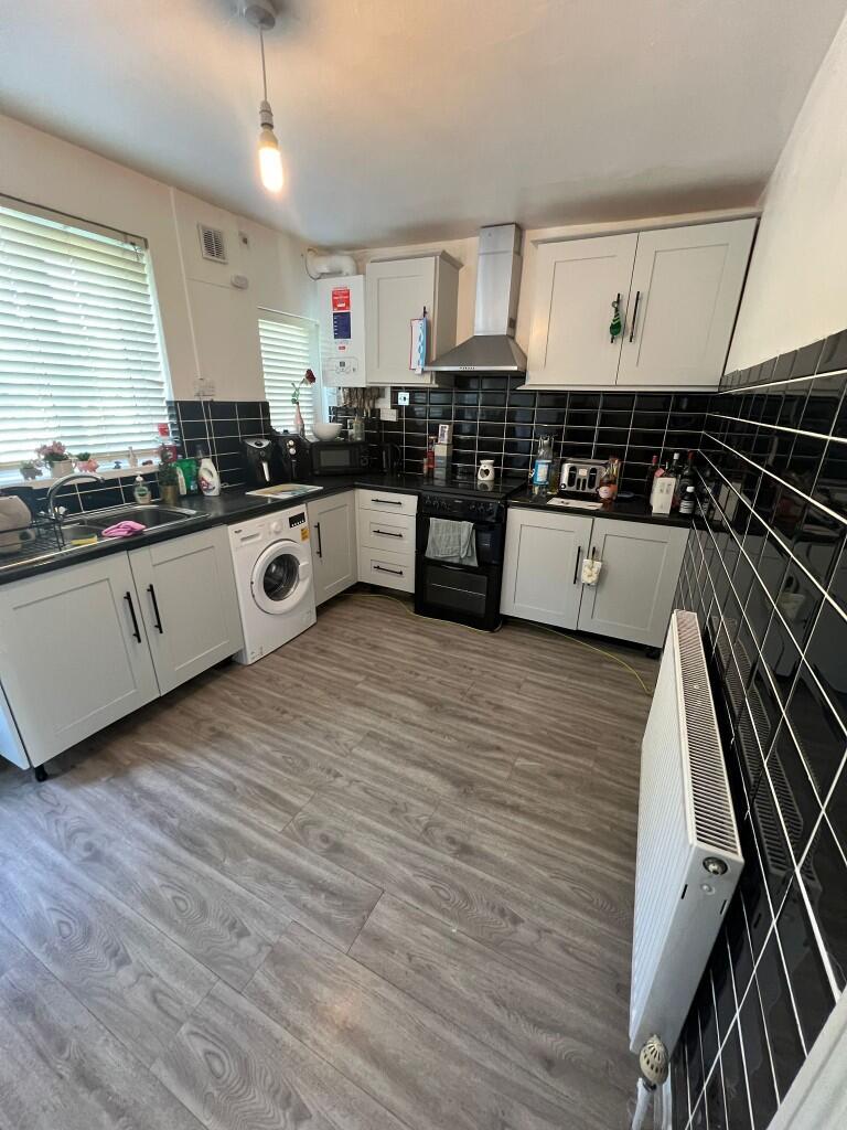 Main image of property: Gracemere Crescent, B28