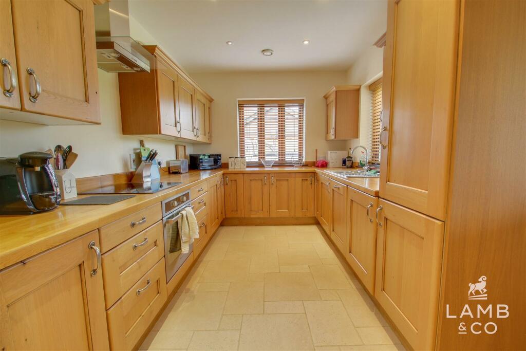 Additional property image - Long Lane, Tendring, Clacton-On-Sea