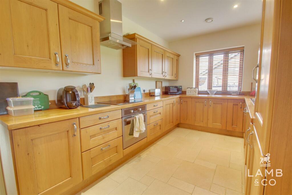 Additional property image - Long Lane, Tendring, Clacton-On-Sea