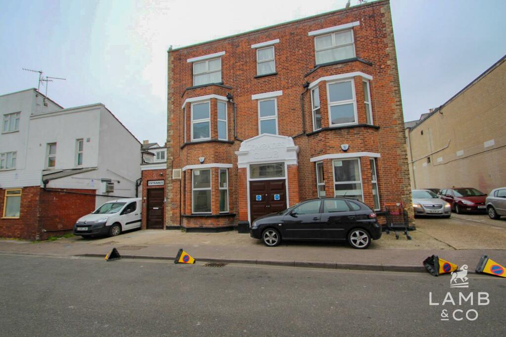 Commercial property for sale in Colne Road, ClactononSea, CO15