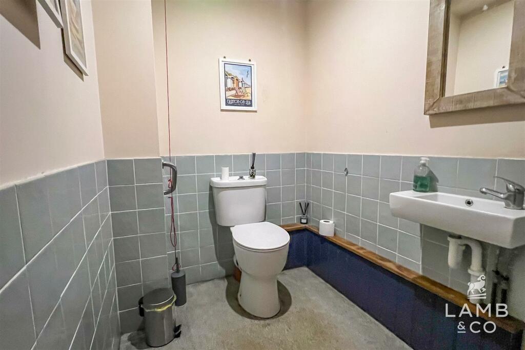 Additional property image - Connaught Avenue, Frinton-On-Sea