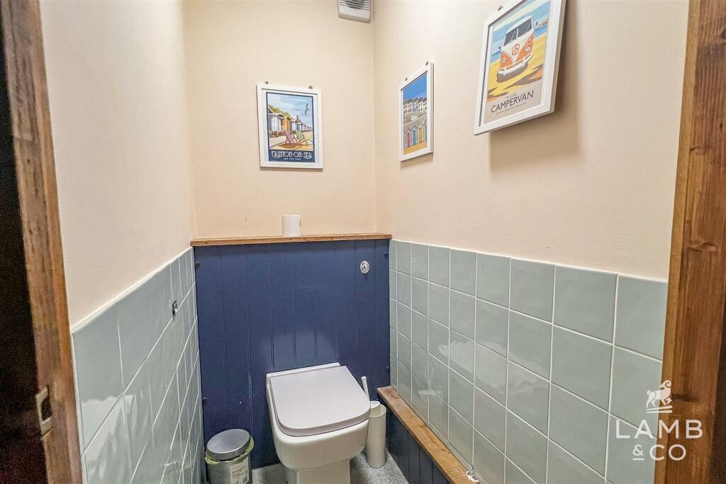 Additional property image - Connaught Avenue, Frinton-On-Sea