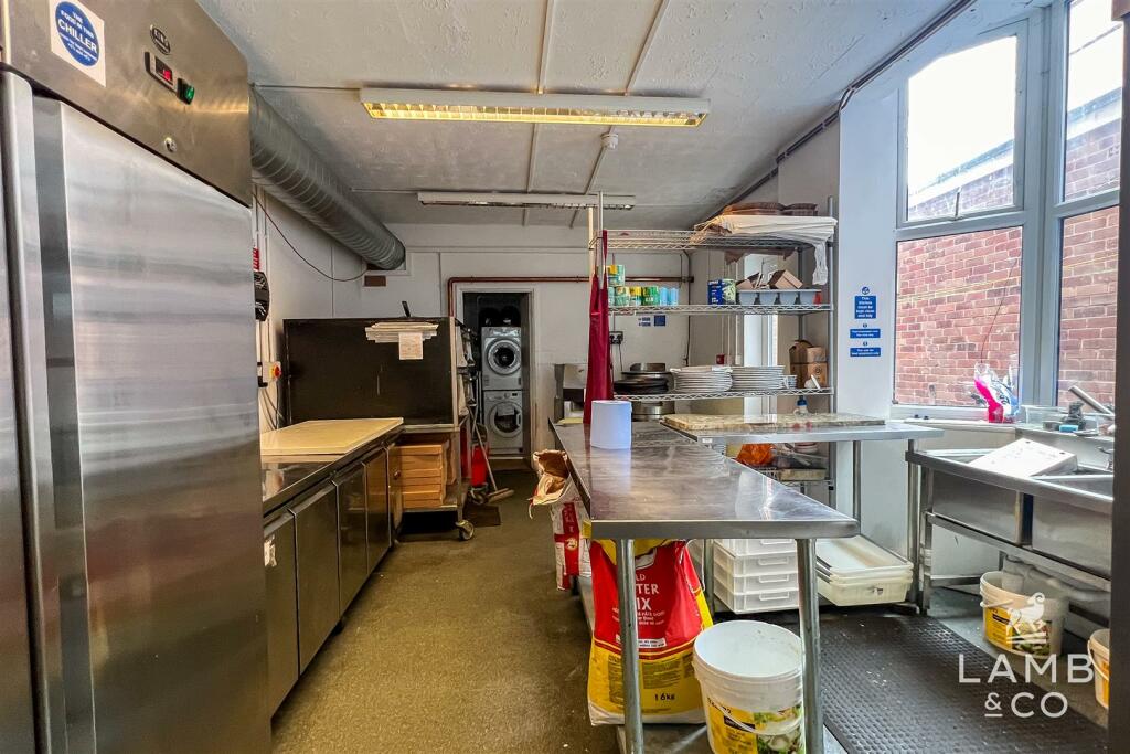 Additional property image - Connaught Avenue, Frinton-On-Sea
