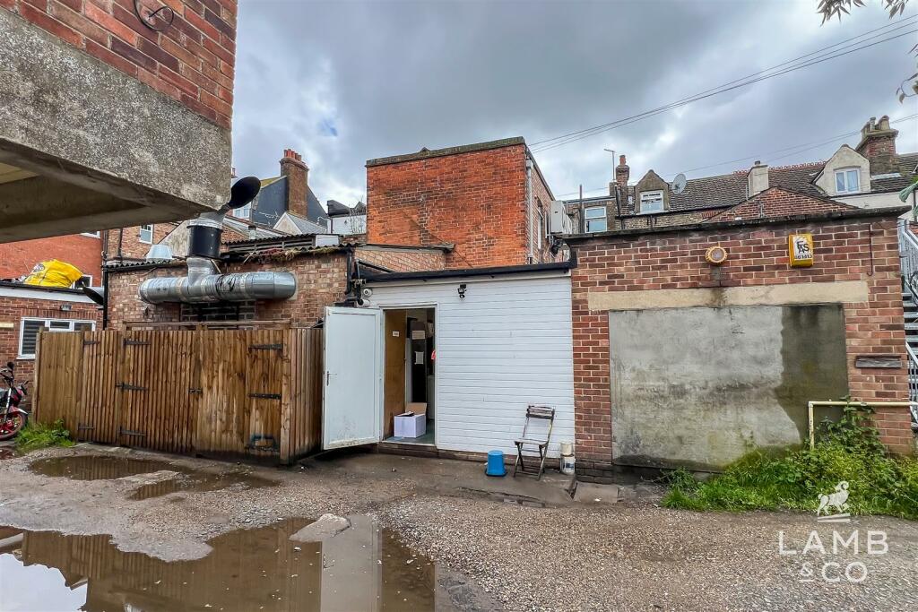 Additional property image - Connaught Avenue, Frinton-On-Sea