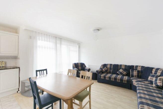 Main image of property: Flat 40, Ashbourne Court, 137 Daubeney Road, London