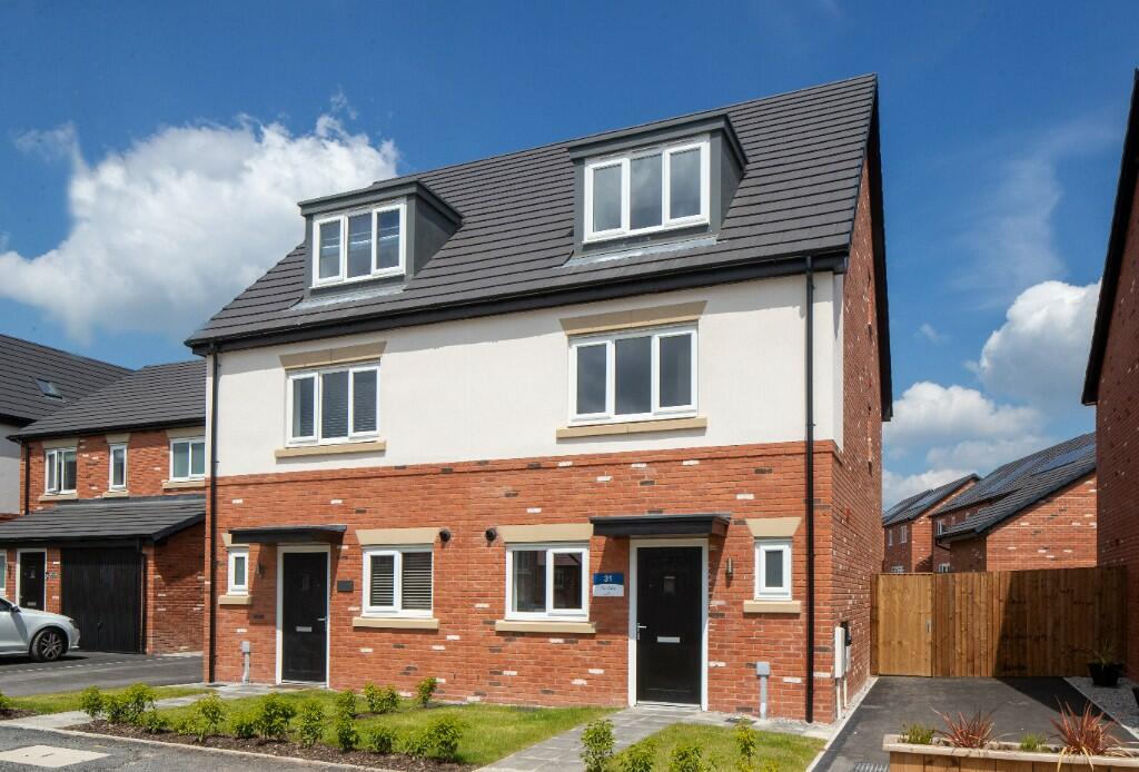 3 bedroom semidetached house for sale in Brook View, New Warrington
