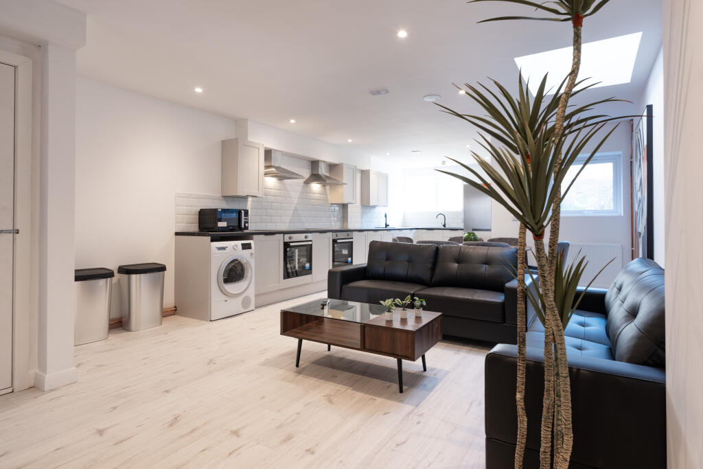 2 bedroom house share for rent in Richardson Street, Swansea, Wales, SA1