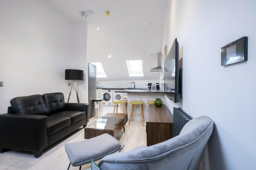 3 bedroom house share for rent in De La Beche Street, Swansea, Wales, SA1