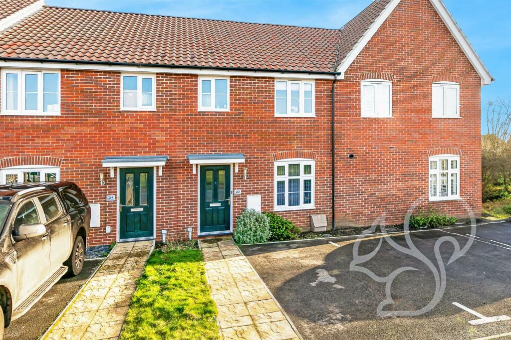 3 bedroom terraced house for sale in Tynan Crescent, Stowmarket, IP14