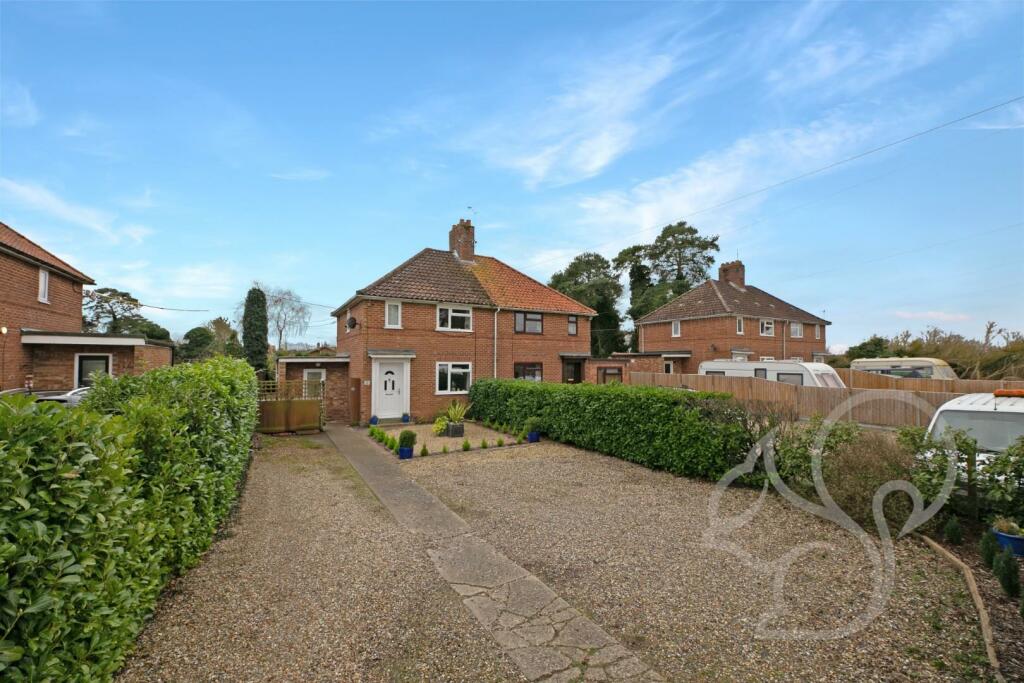 3 bedroom semidetached house for sale in Mildenhall Road, Icklingham, IP28