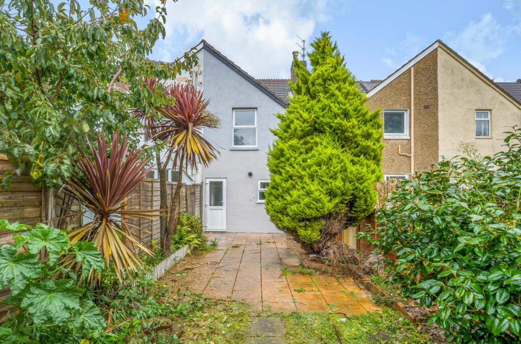 3 bedroom terraced house for sale in Essex Road, Bognor Regis, PO21