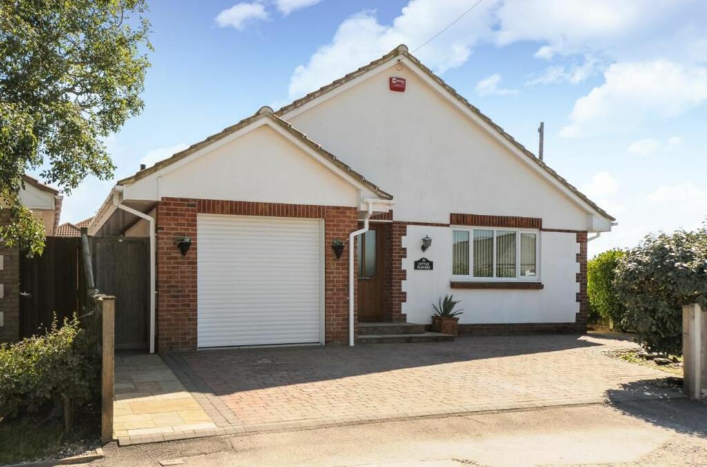3 bedroom detached bungalow for sale in Harbour Road, Pagham, PO21