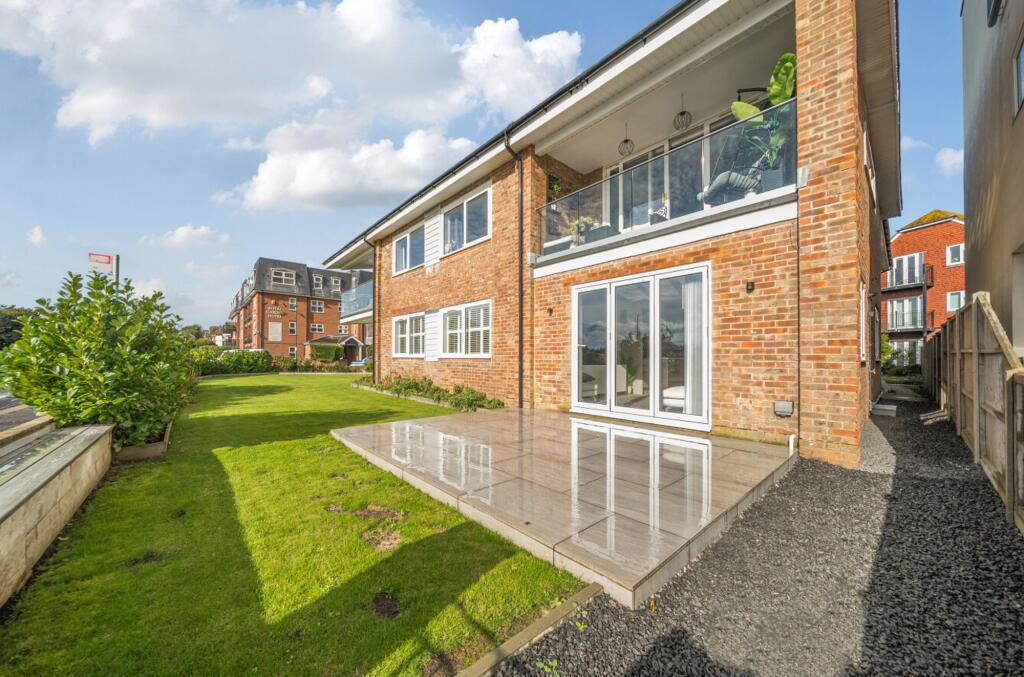 Main image of property: Kings Parade, Queens Court Kings Parade, PO21