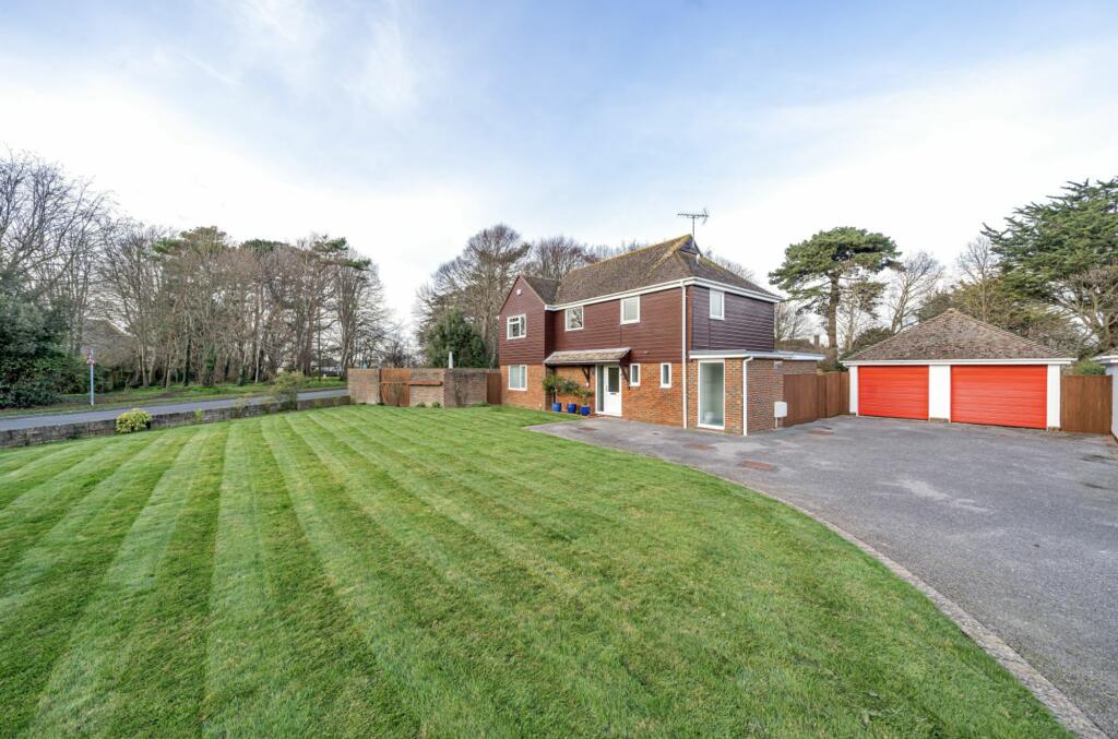 5 bedroom detached house for sale in Bedenscroft, Aldwick Felds, PO21