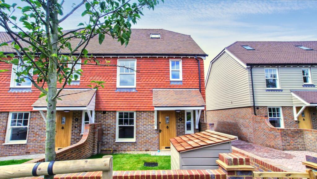 4 bedroom semi-detached house