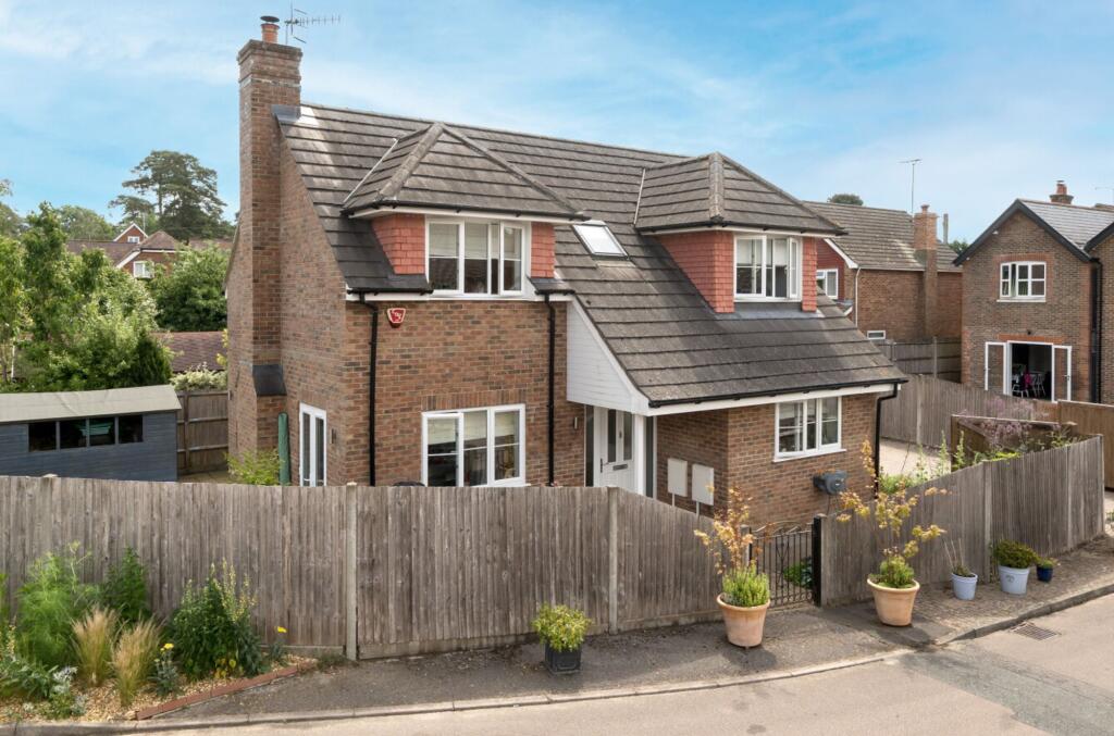 Main image of property: Sherwood Close, Liss, GU33
