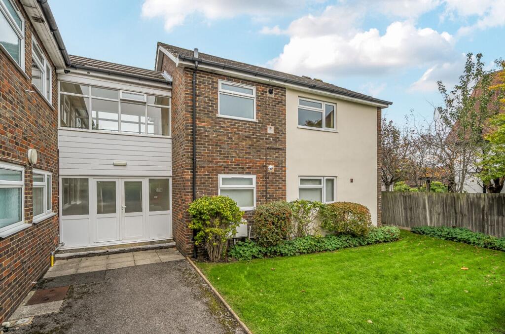 Main image of property: The Avenue, Chartergrove The Avenue, GU31