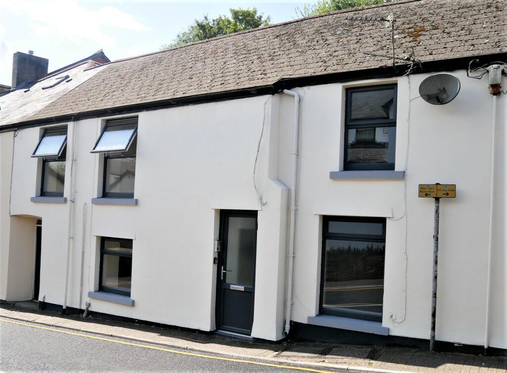 3 bedroom flat for sale in High Street, Llantrisant, RCT. CF72 8BR, CF72