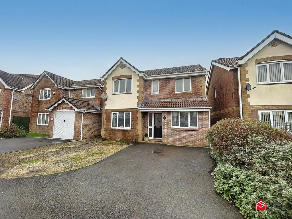 4 bedroom detached house for sale in Pant Y Dderwen, Pontyclun, Rhondda