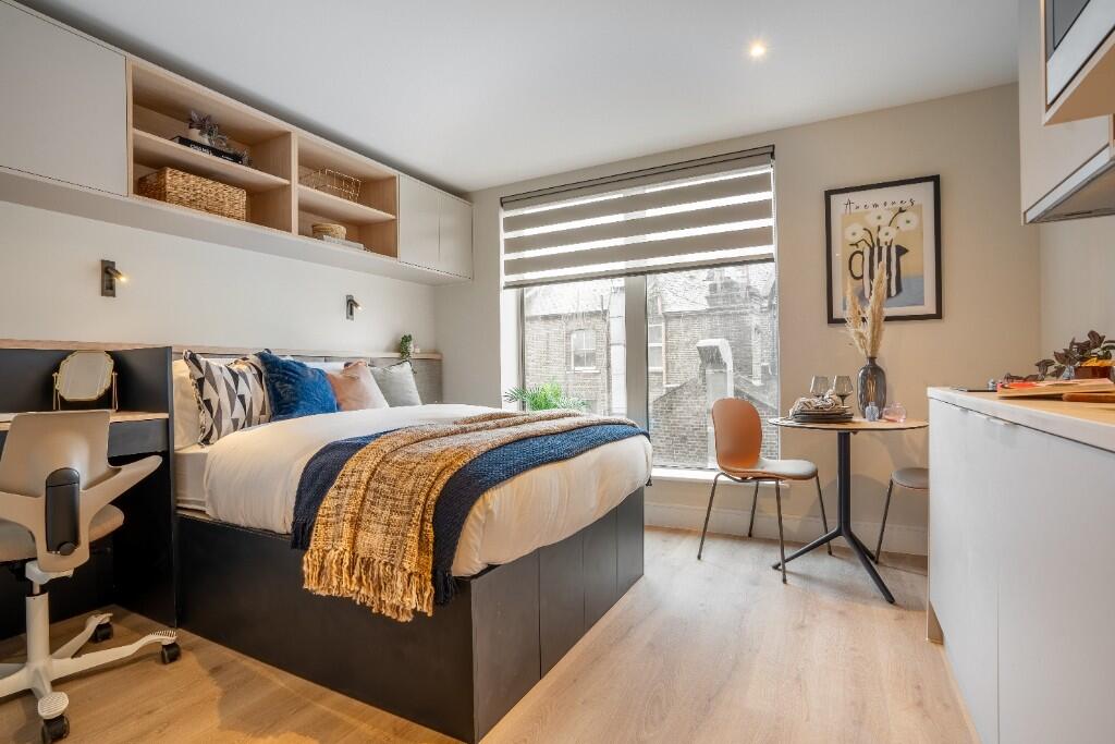 Main image of property: The Mall, London, W5