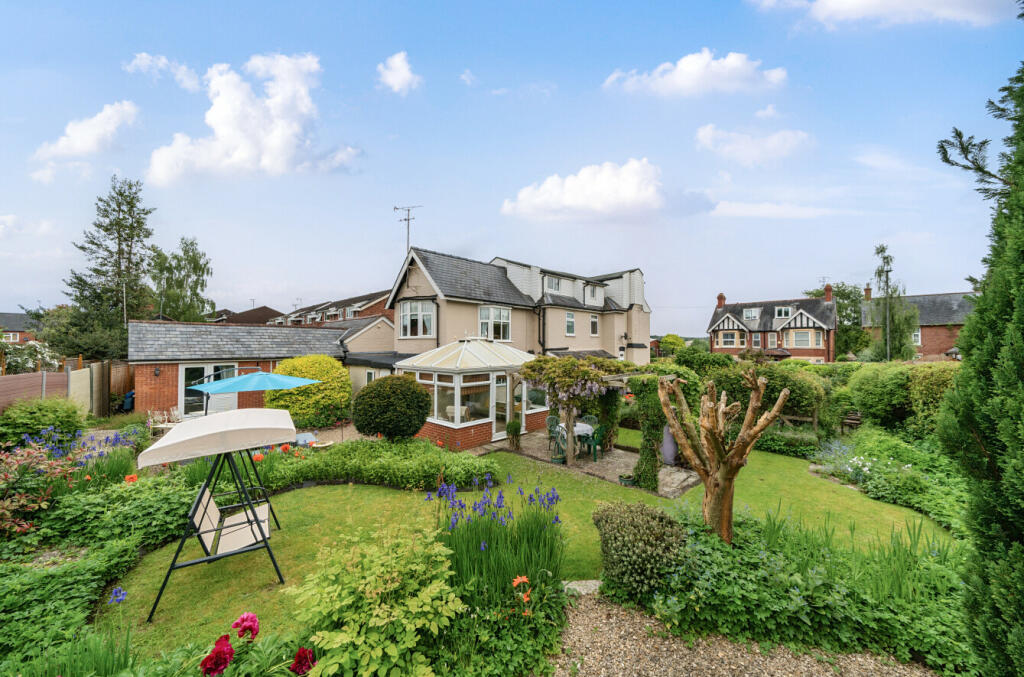 6 bedroom detached house for sale in House with Annexe, Leominster