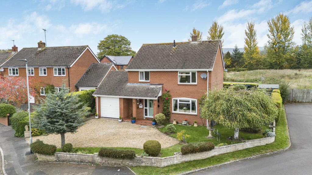 Main image of property: Moor Meadow, Shobdon, Leominster, Herefordshire, HR6 9NT