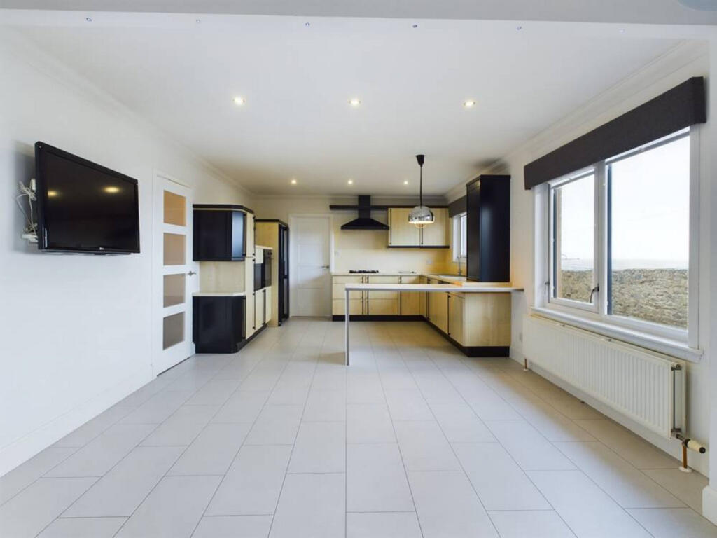 Additional property image - Simpson Place, Macduff, AB44