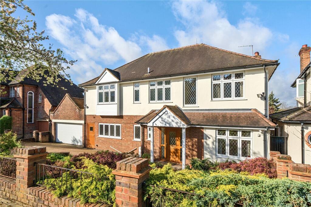 6 bedroom detached house for sale in Old Park View, Enfield, EN2
