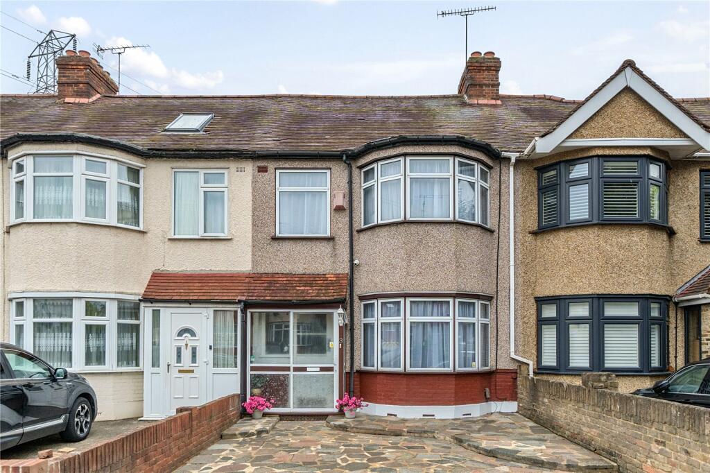 Main image of property: Bullsmoor Ride, Waltham Cross, EN8